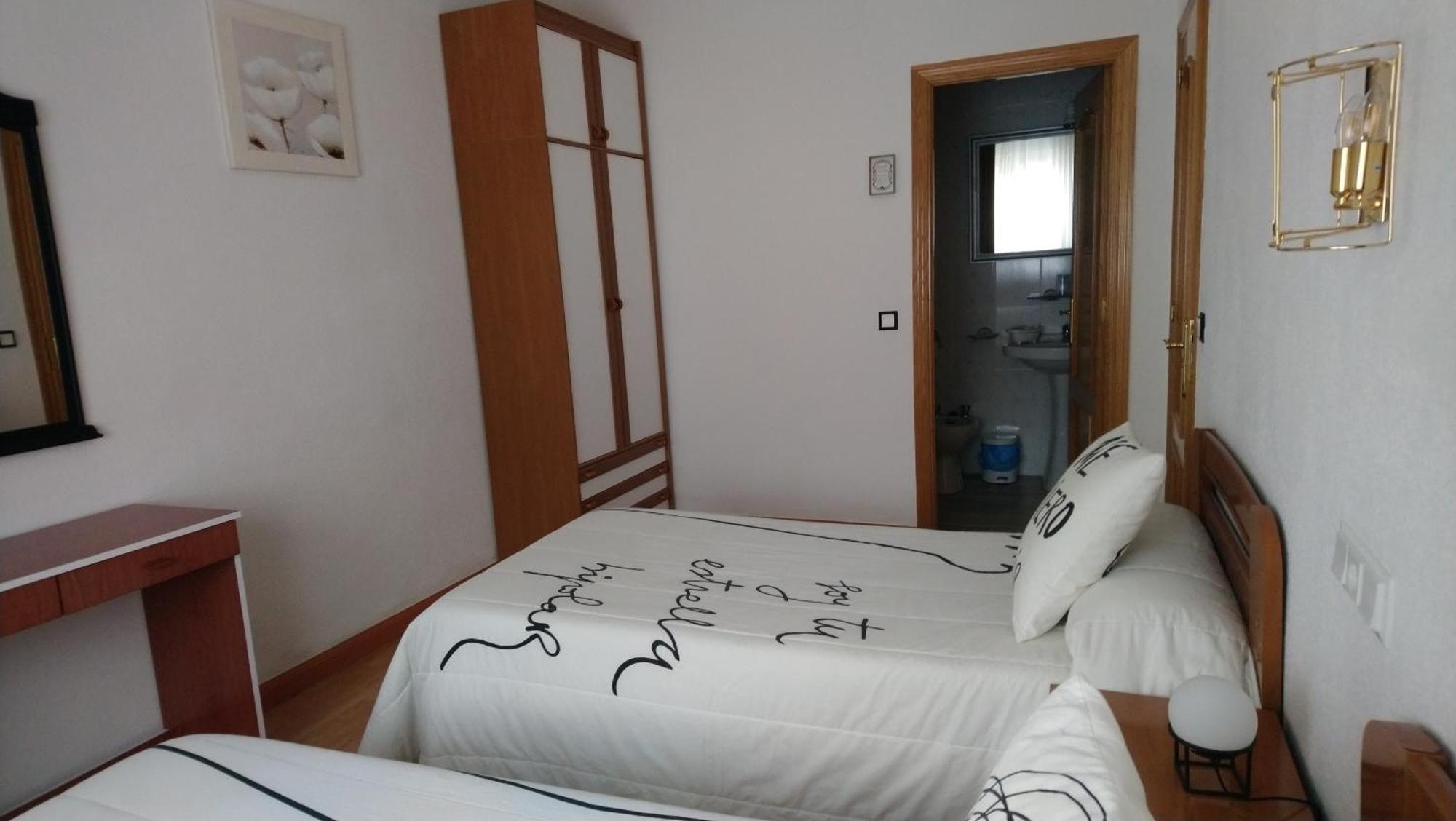 Hostal "Los Chanos El Ruso" Galende Exterior foto